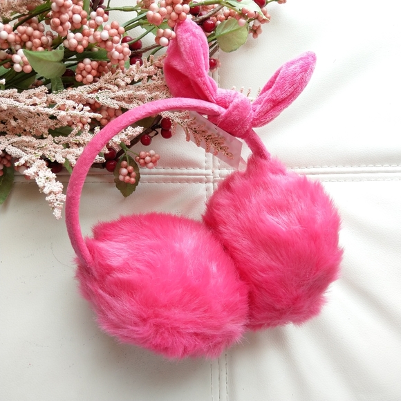 🍒NWT🍒 PINK FAUX FUR EARMUFFS WITH BOW TOP - Picture 7 of 9